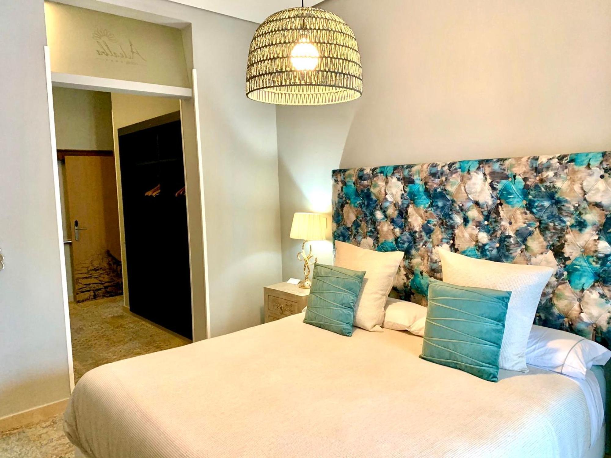 Standard Double Room,1272984208:JPEG